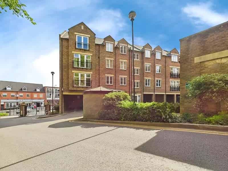 2 Bedroom Apartment for Sale Sutton Coldfield Town Centre