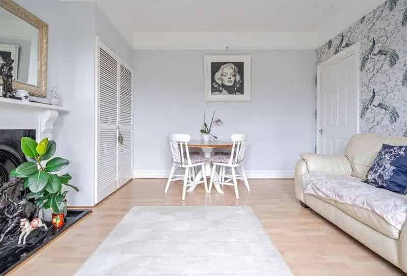 3 Bed Flat for Sale - Ideal for Professionals or Investors