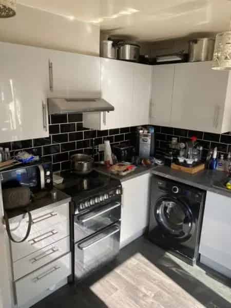 3 Bedroom Townhouse Chelsea New Kitchen and Bathroom