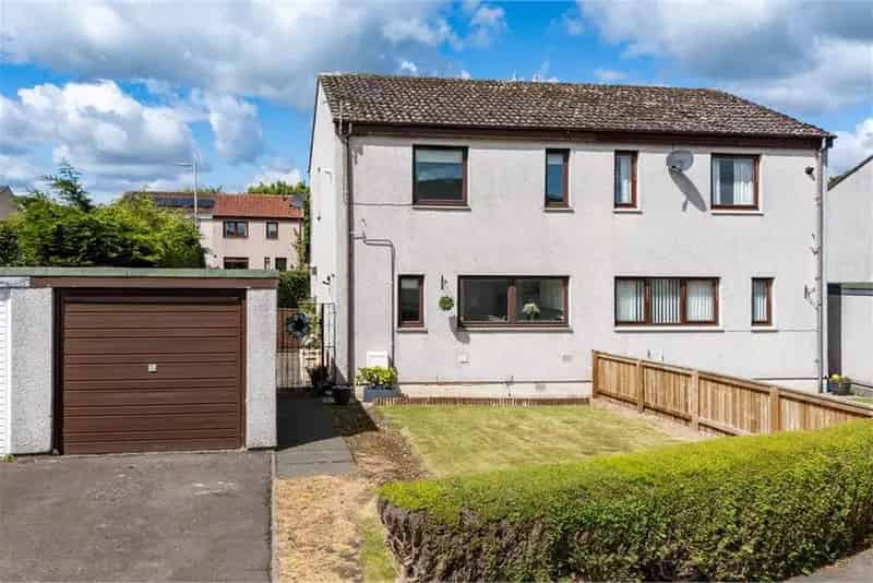 2 Bed Semi-Detached House Kelso - Turnkey Condition