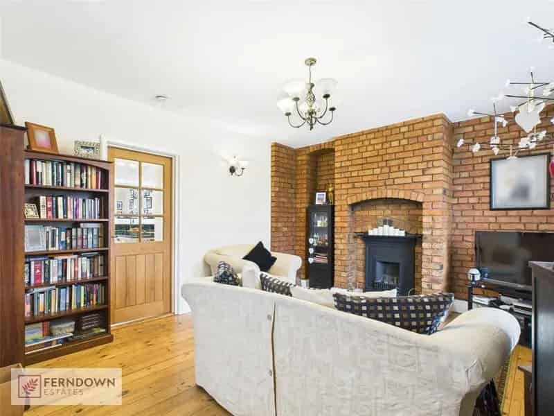 4 Bedroom Semi-Detached House for Sale