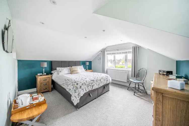 4 Bed Detached House for Sale Oakley