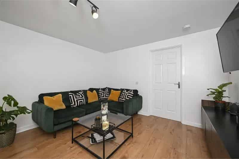 3 Bed Terraced House Wisp Area Immaculate Modern Home