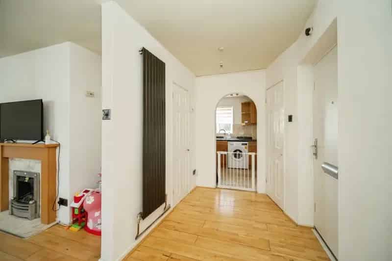 Two Double Bedroom Flat for Sale No Onward Chain South Ham