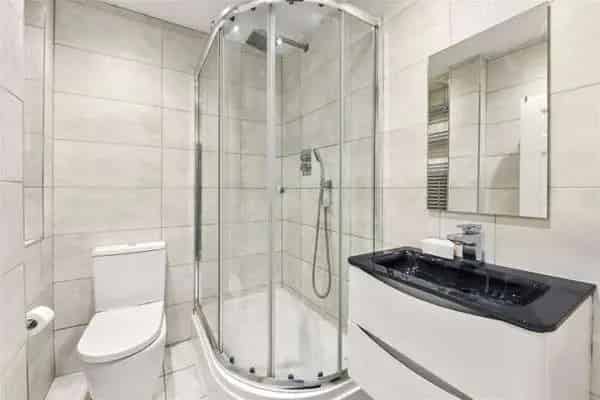 Two Bedroom Apartment in Fulham High Street