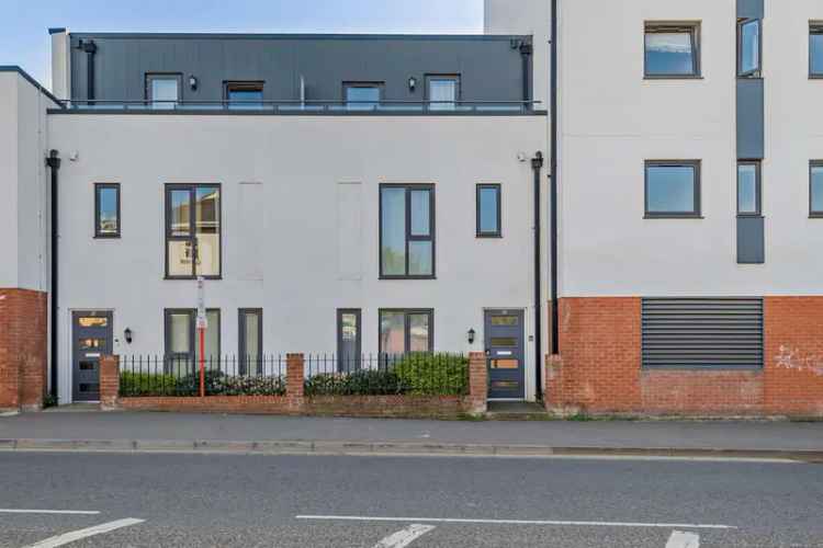 4 Bedroom Terraced House for Sale