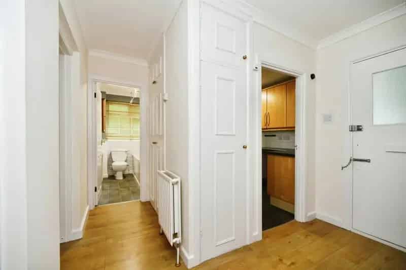 2 Double Bedroom Flat near Preston Park Station - No Chain