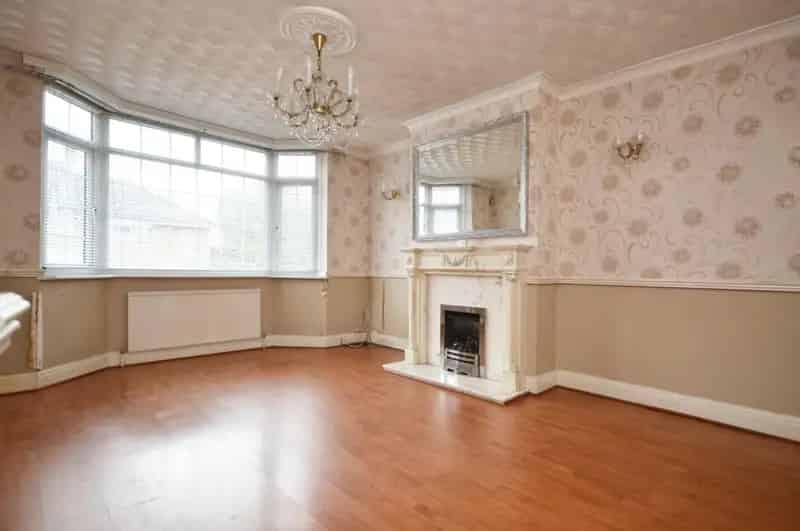 3 Bedroom House For Sale - Family Home with Double Garage