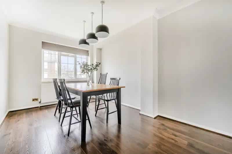 Spacious 3/4 Bedroom Townhouse Near Enfield Chase Station
