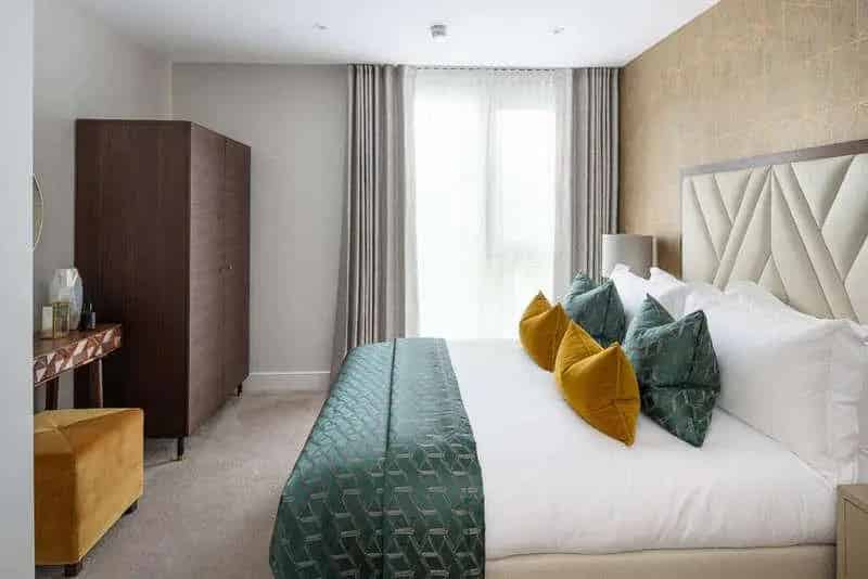 2 Bed Flat for Sale in Battersea near Battersea Park