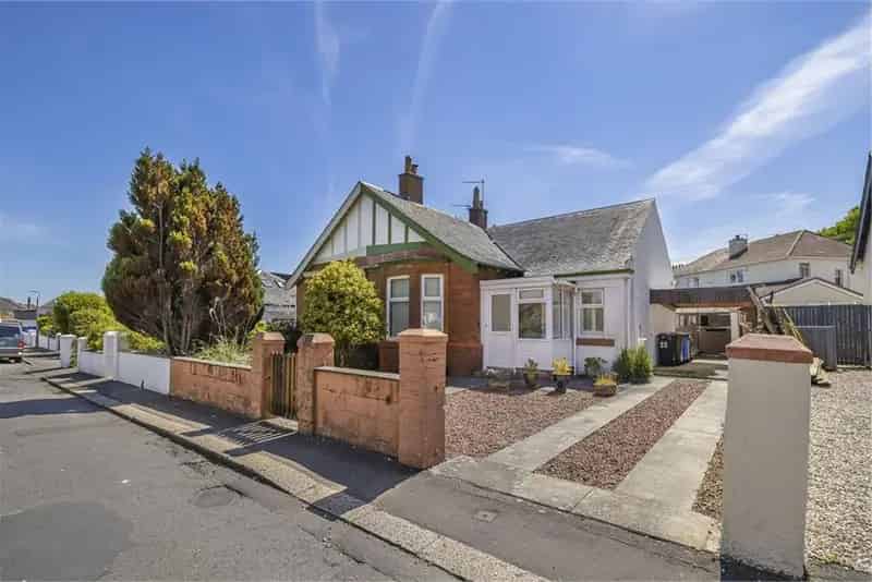 2 Bed Semi-Detached Bungalow with 1 Reception Room - Prestwick