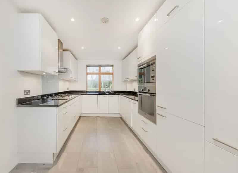 2 Bed 2 Bath Apartment with 2 Terraces Finchley Lane