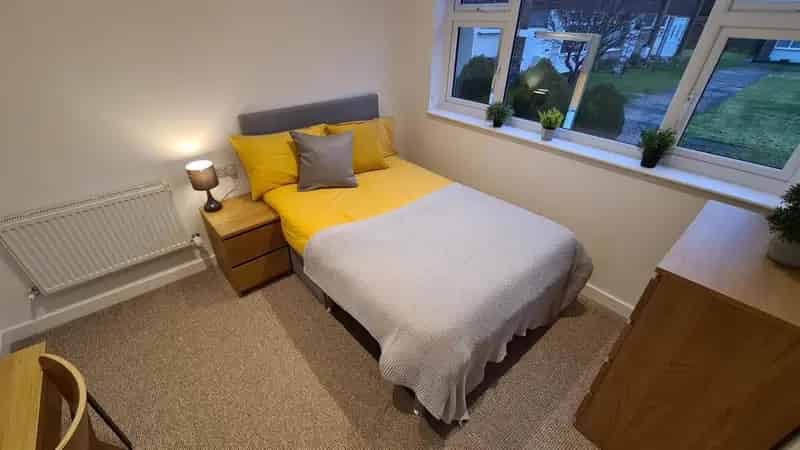 1 Bedroom House Share HMO Room En Suite Utilities Included