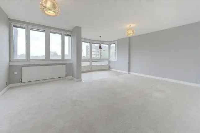 4 Bedroom Apartment for Sale in Norfolk Crescent W2