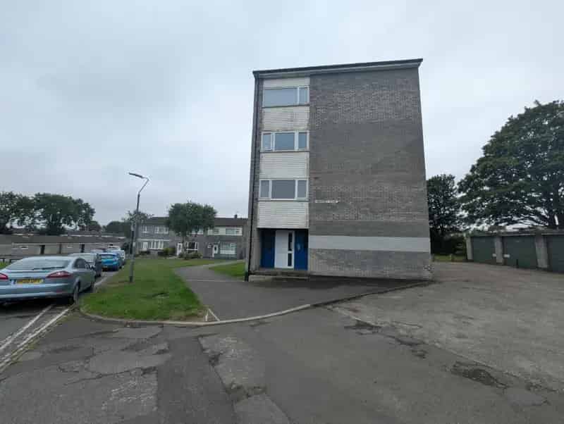 2 bedroom Flat
 For Sale 
Total Size: 668 SQ FT