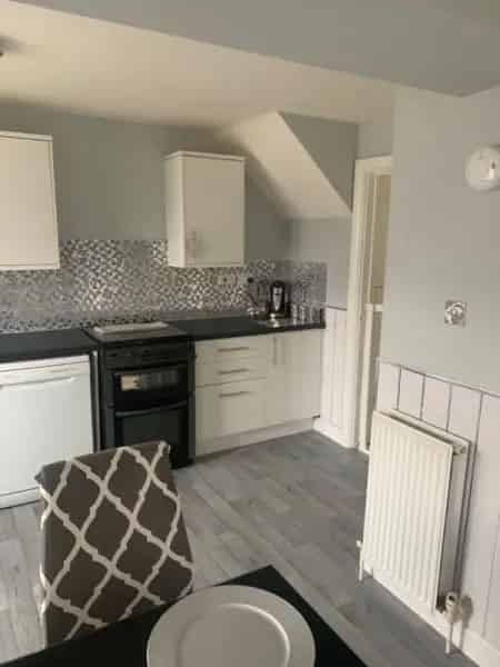 Lovely House with Massive Kitchen and Gardens