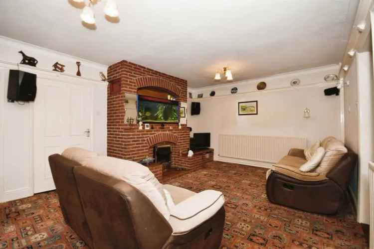 5 Acre Family Home with Extensive Outbuildings