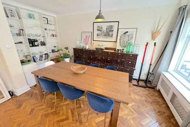 4 Bedroom Detached House London N2