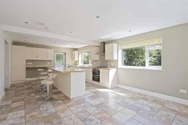 4 Bed Semi-Detached Cottage for Sale in Wingerworth
