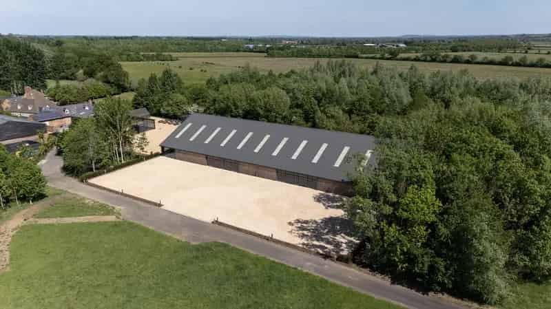 100 Acre Automotive Estate High Spec Unit 23975 sq ft