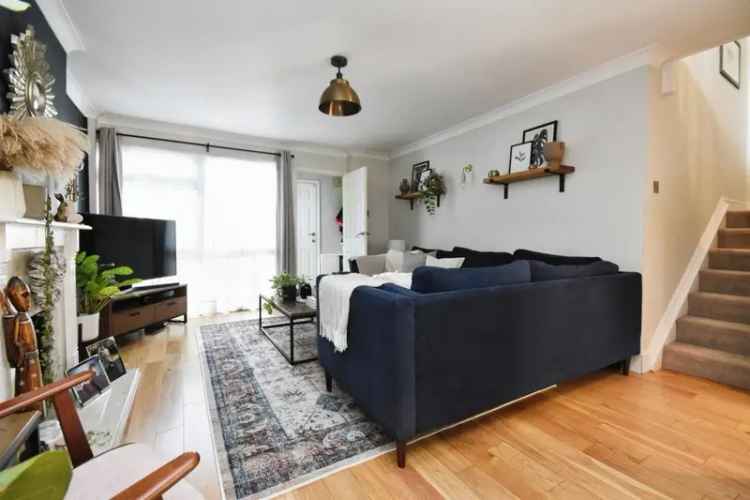 Four Bedroom Semi Detached House Near Brentwood Station