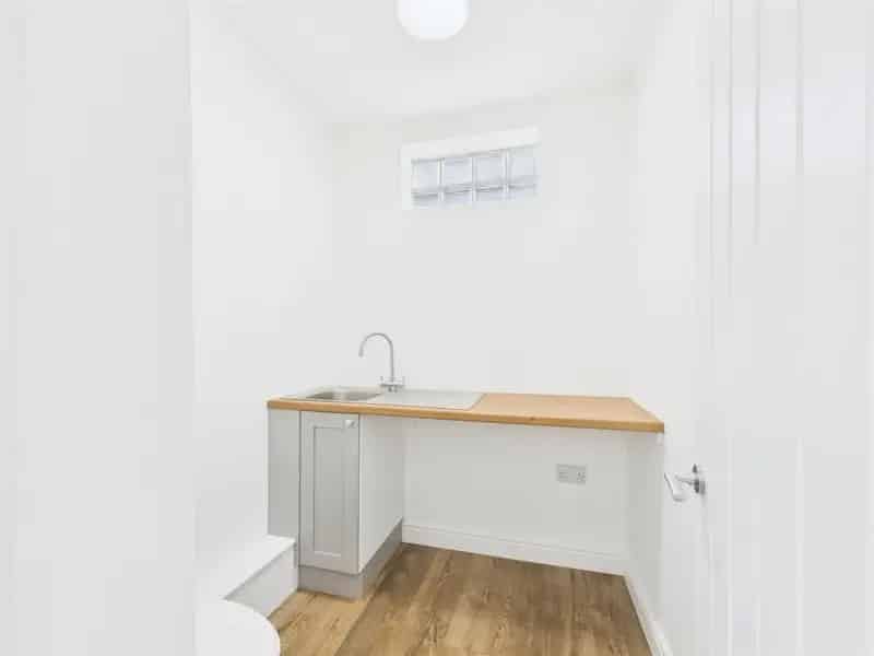 3 Bedroom House For Sale with Garage and Off-Street Parking