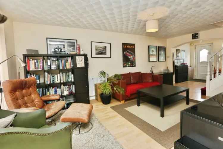 Three Bedroom Semi Detached House Fareham