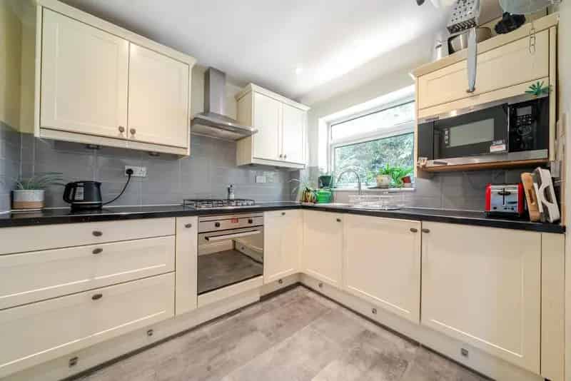 Two Bedroom Maisonette near Wimbledon Village and Common