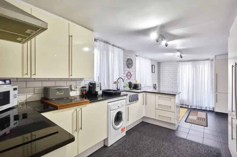 3 Bed Terraced House Stratford - Close to Maryland Station and Westfield