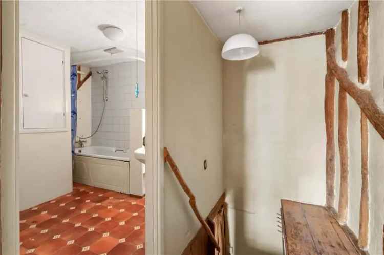 1 Bed Grade II Listed Cottage For Sale