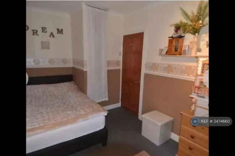 2 Bedroom Semi Detached House for Rent