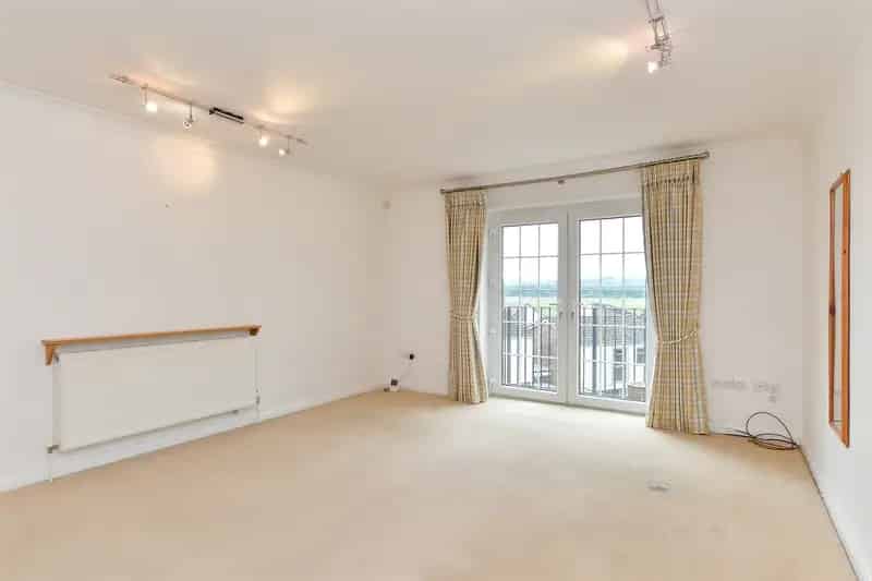 3 Bedroom Townhouse for Sale Near Shops and Station