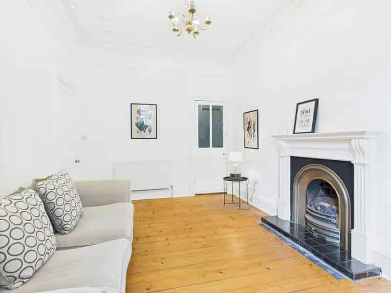 Spacious Double Bedroom Ground Floor Edinburgh Property