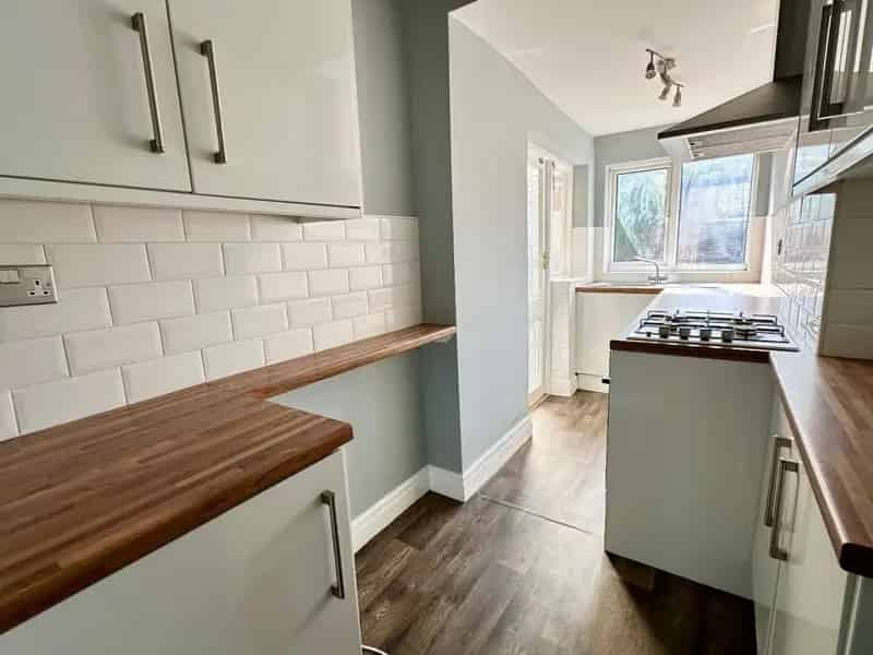3 Bedroom Mid Terraced House For Sale
