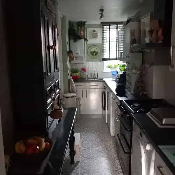 3 Bed House Hadlow Village Driveway Garden Close Schools Shops