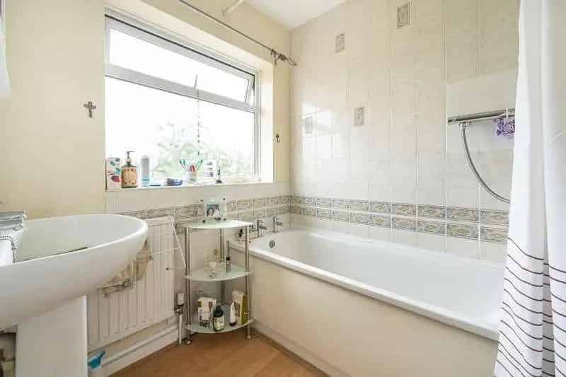 4 Bed Detached House for Sale