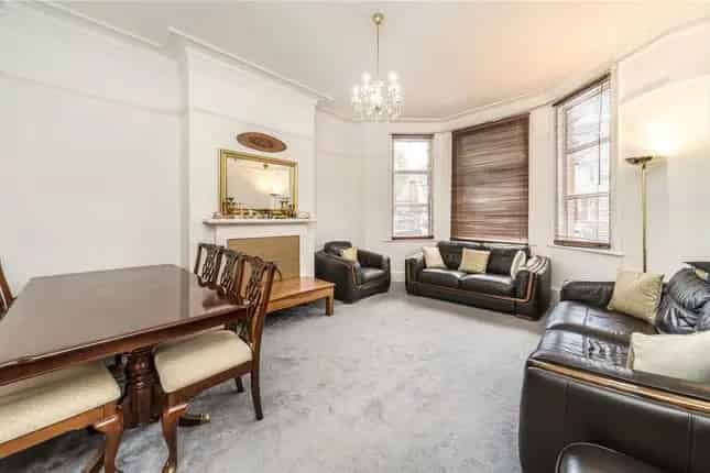 Spacious 7 Bedroom Period House for Sale in Brondesbury Park NW2