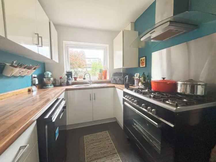 4 Bedroom Semi-Detached House for Sale in Pilgrims Hatch