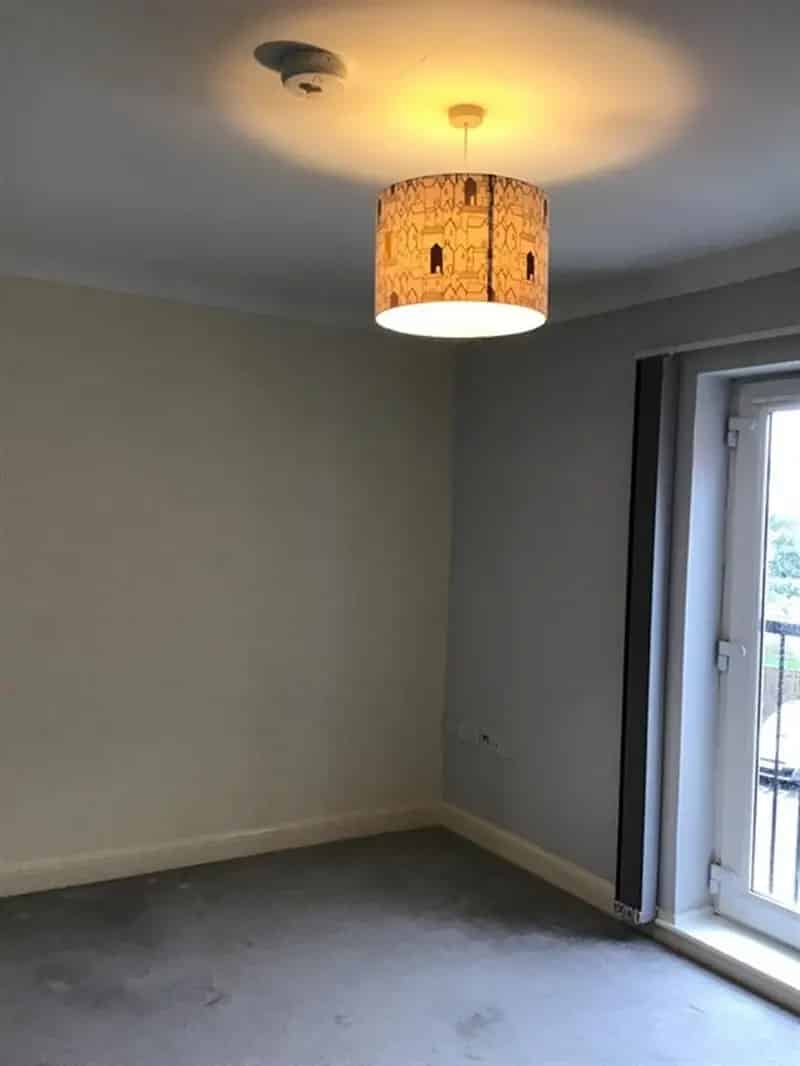Two Bedroom Town Centre Apartment Allocated Parking No Onward Chain