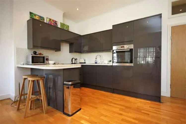 2 bed flat for sale