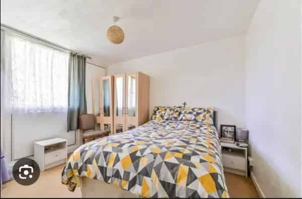 2 Double Bedroom Flat Big Kitchen Balcony Separate Toilet Shower
