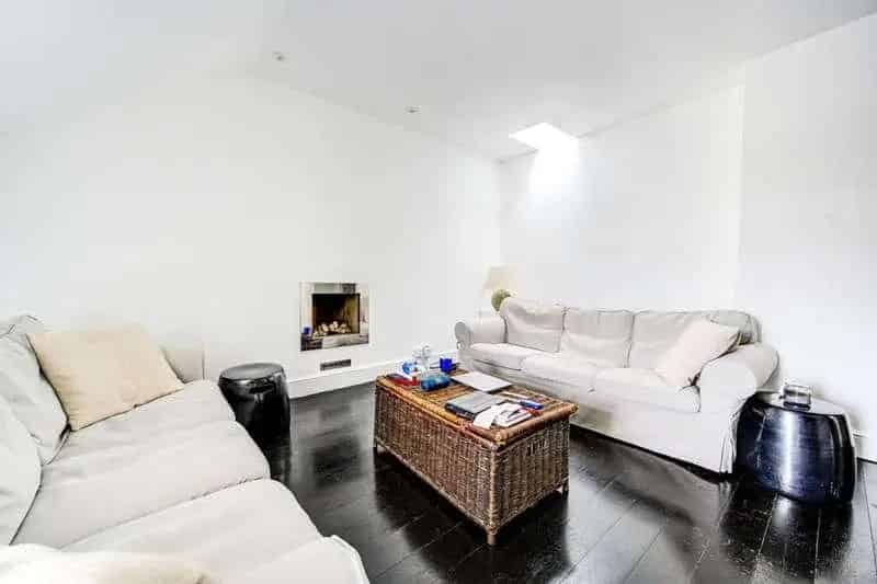 2 Bed Flat for Sale near Earls Court