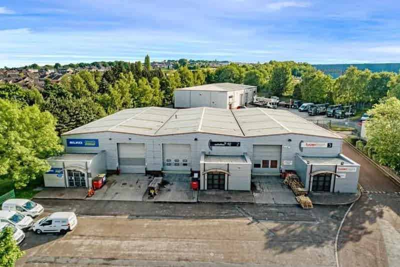 Modern Warehouse Unit with High-Quality Office Space
