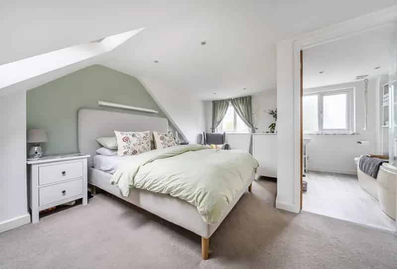 3 Bedroom House for Sale Brockworth