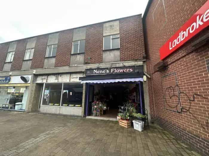 Ground Floor Unit For Sale or Rent Suitable for Startups