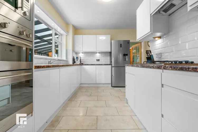 4 Bedroom Detached House for Sale in Cardiff