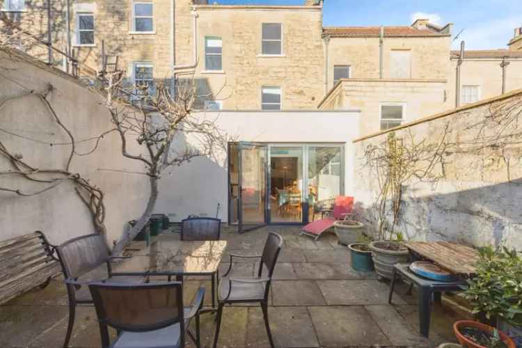 Grade II Georgian Townhouse in Bath Walcot Four Double Bedrooms