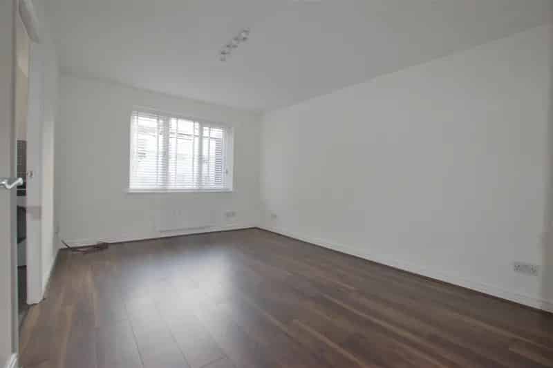1 Bedroom Flat House to Rent