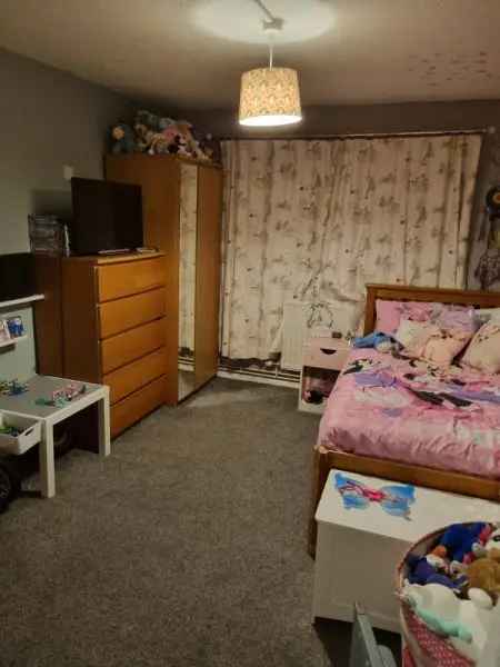 Flat For Rent in St Albans, England