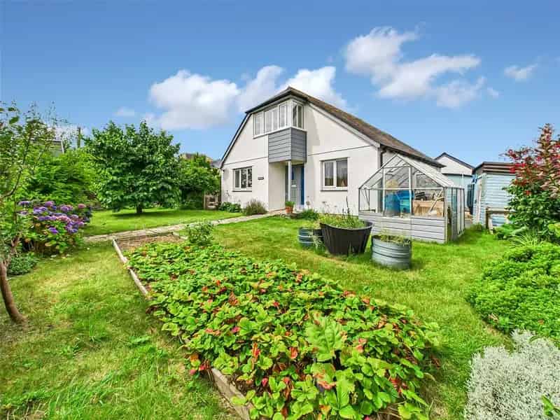 3 Bedroom Bungalow for Sale